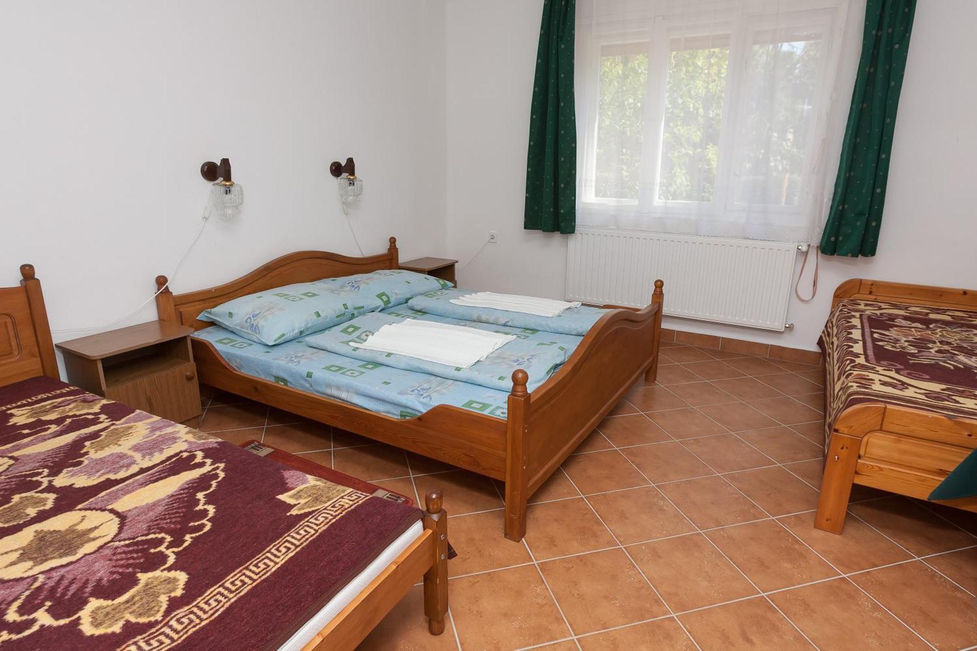 Paratlan Apartmanhaz Szilvásvárad エクステリア 写真