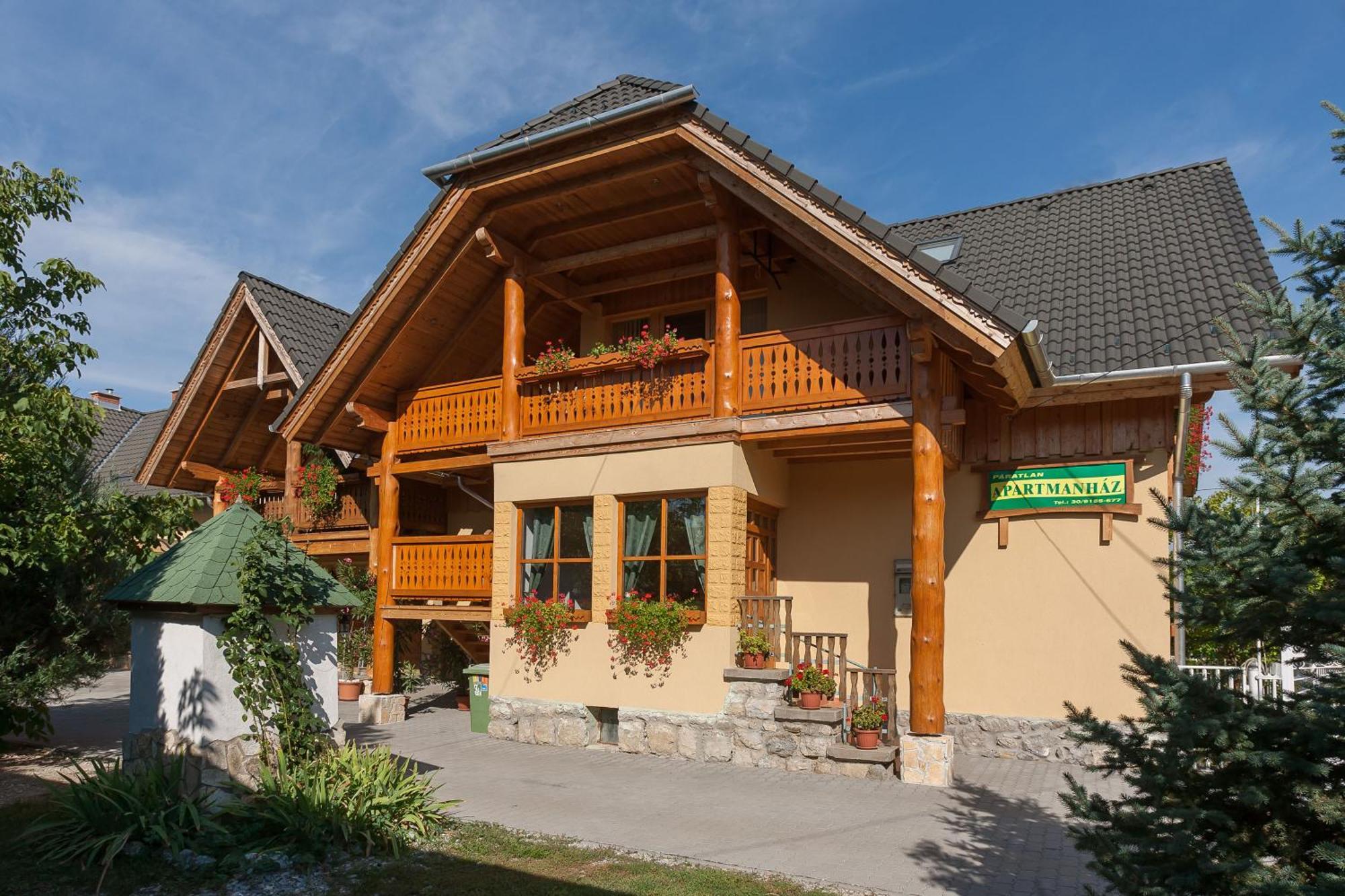 Paratlan Apartmanhaz Szilvásvárad エクステリア 写真